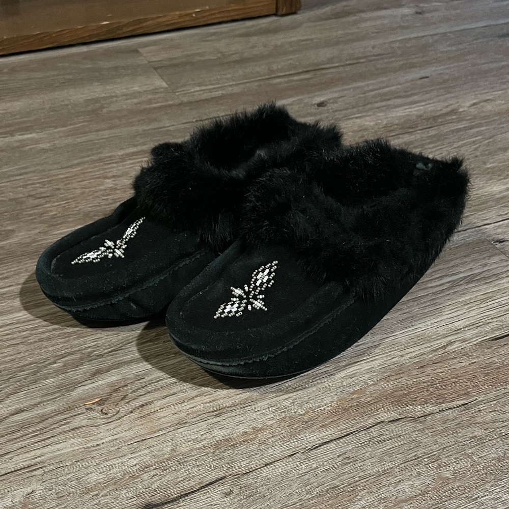 Manitobah Mukluk slippers